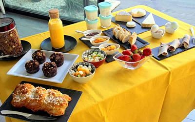 espace-petit-dejeuner-fruits-gateaux-jus-orange-chambre-hote-montpellier-hérault espace-petit-dejeuner-fruits-gateaux-jus-orange-chambre-hote-montpellier-hérault